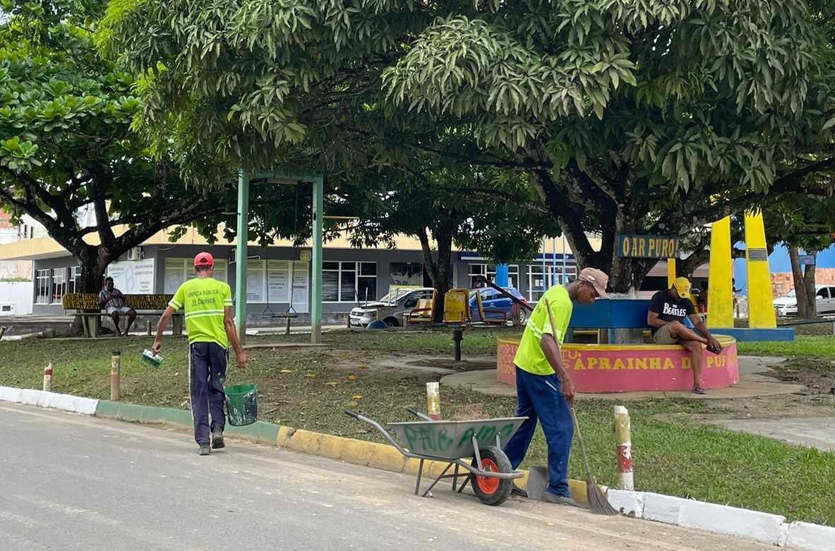 Camacã: Prefeitura intensifica Limpeza, manutenção de ruas e roçadeira na rodovia que liga o trevo